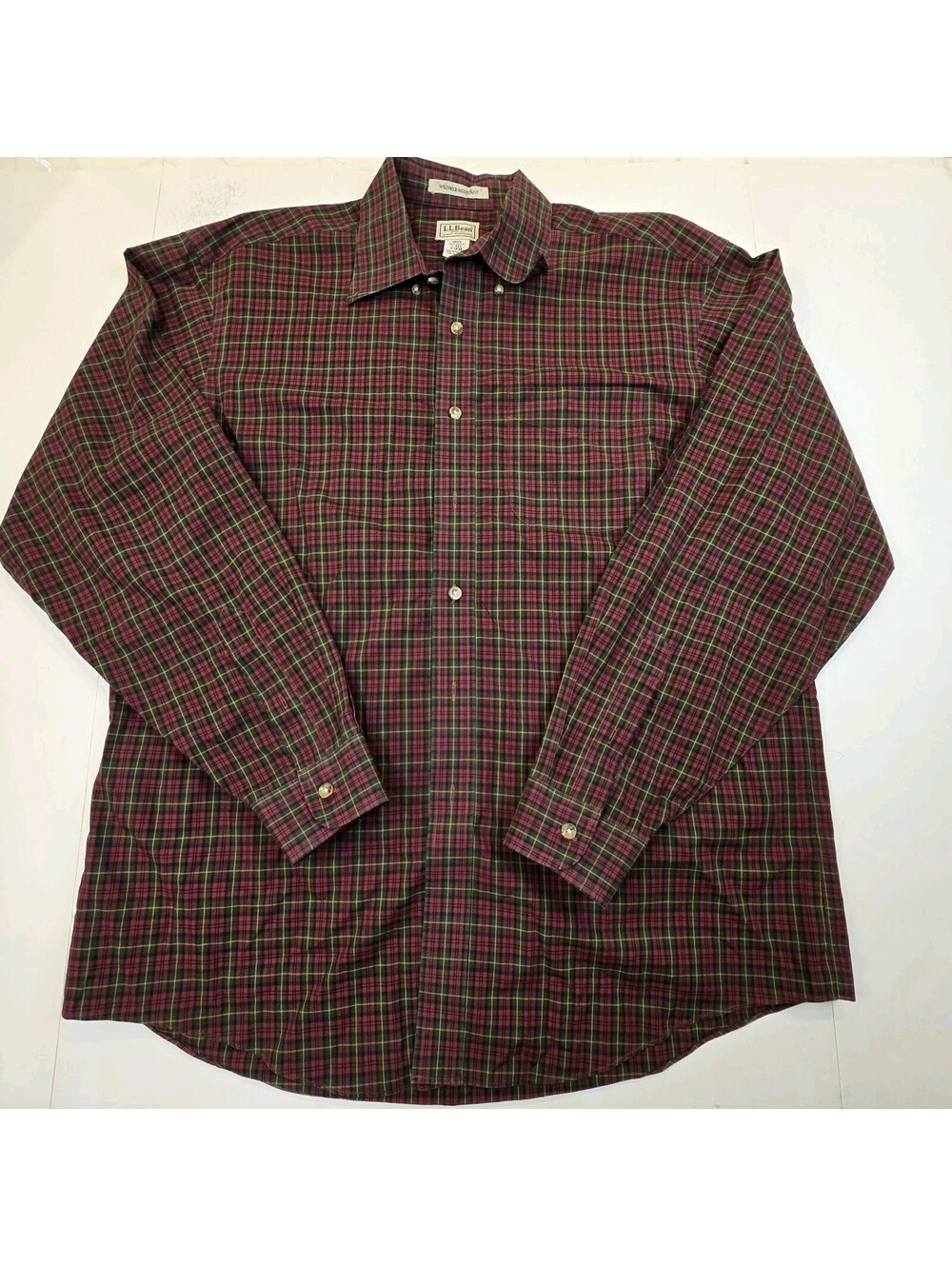 L.L.Bean Men's L Plaid Button Down Shirt Wrinkle Resistant Red Long Sleeve